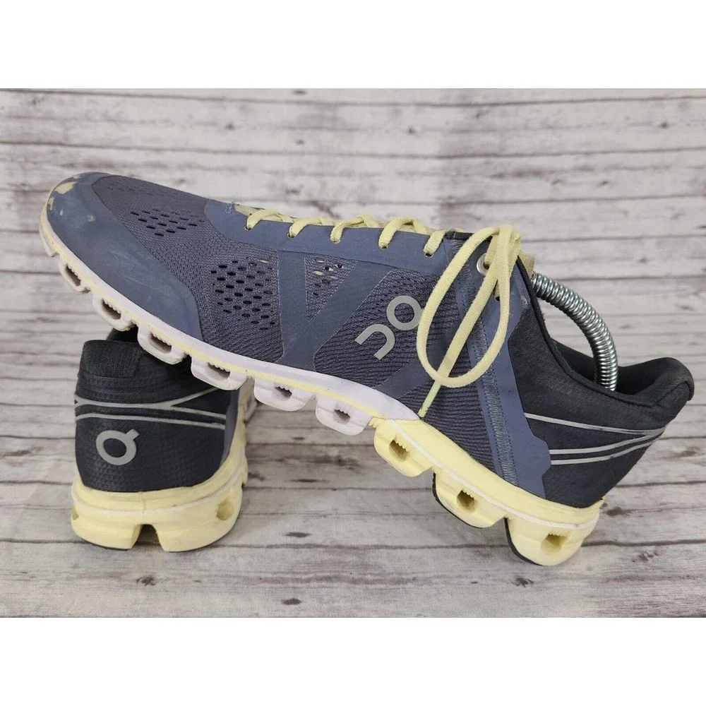On Womens Swiss Engineering Cloudflow Gray‎ Running Shoes Sneakers Size 9
